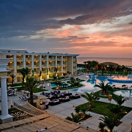 莫纳斯提尔塔拉萨皇家酒店 外观 照片 Sunset at the resort