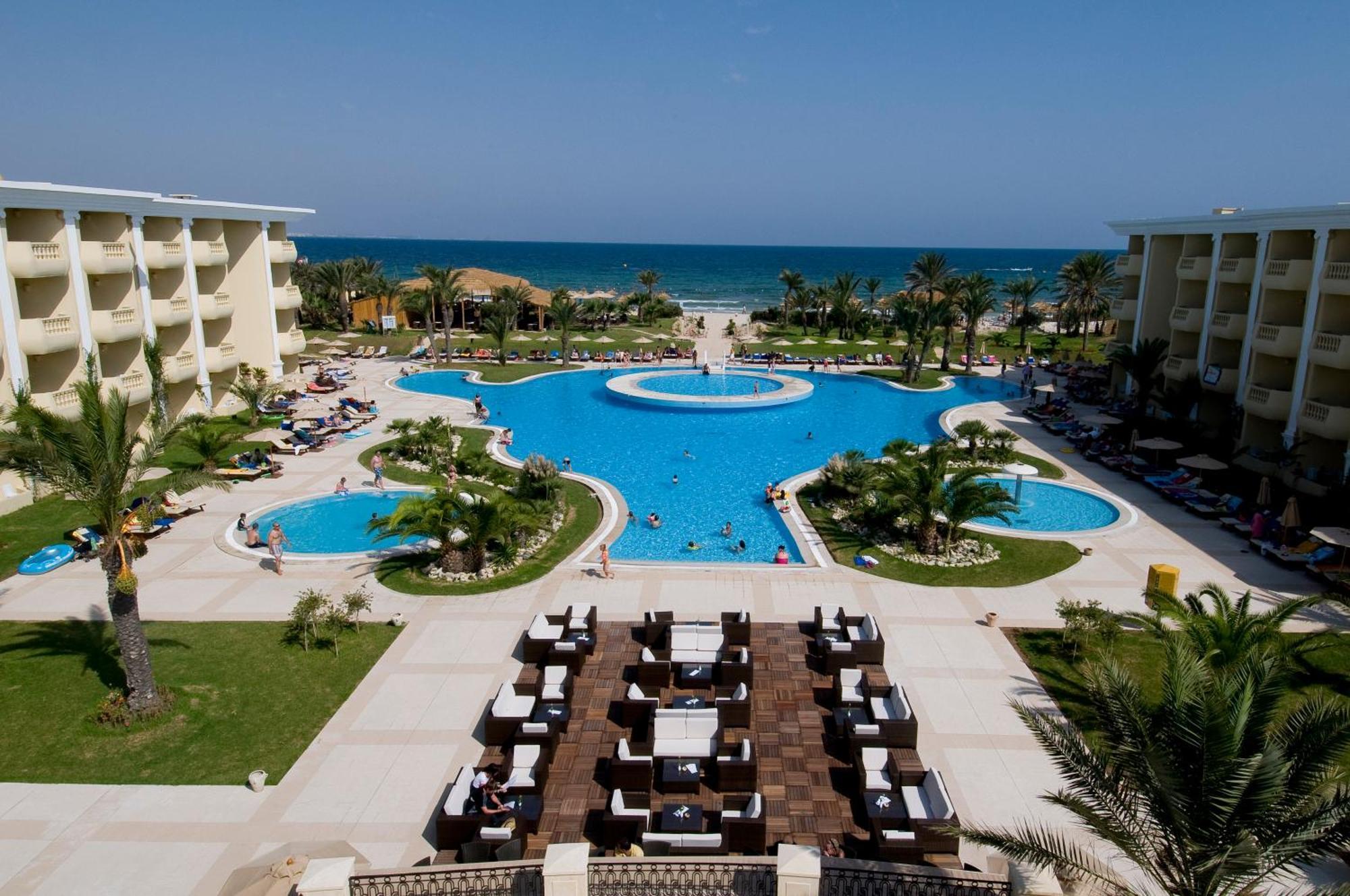 莫纳斯提尔塔拉萨皇家酒店 外观 照片 The resort's main pool