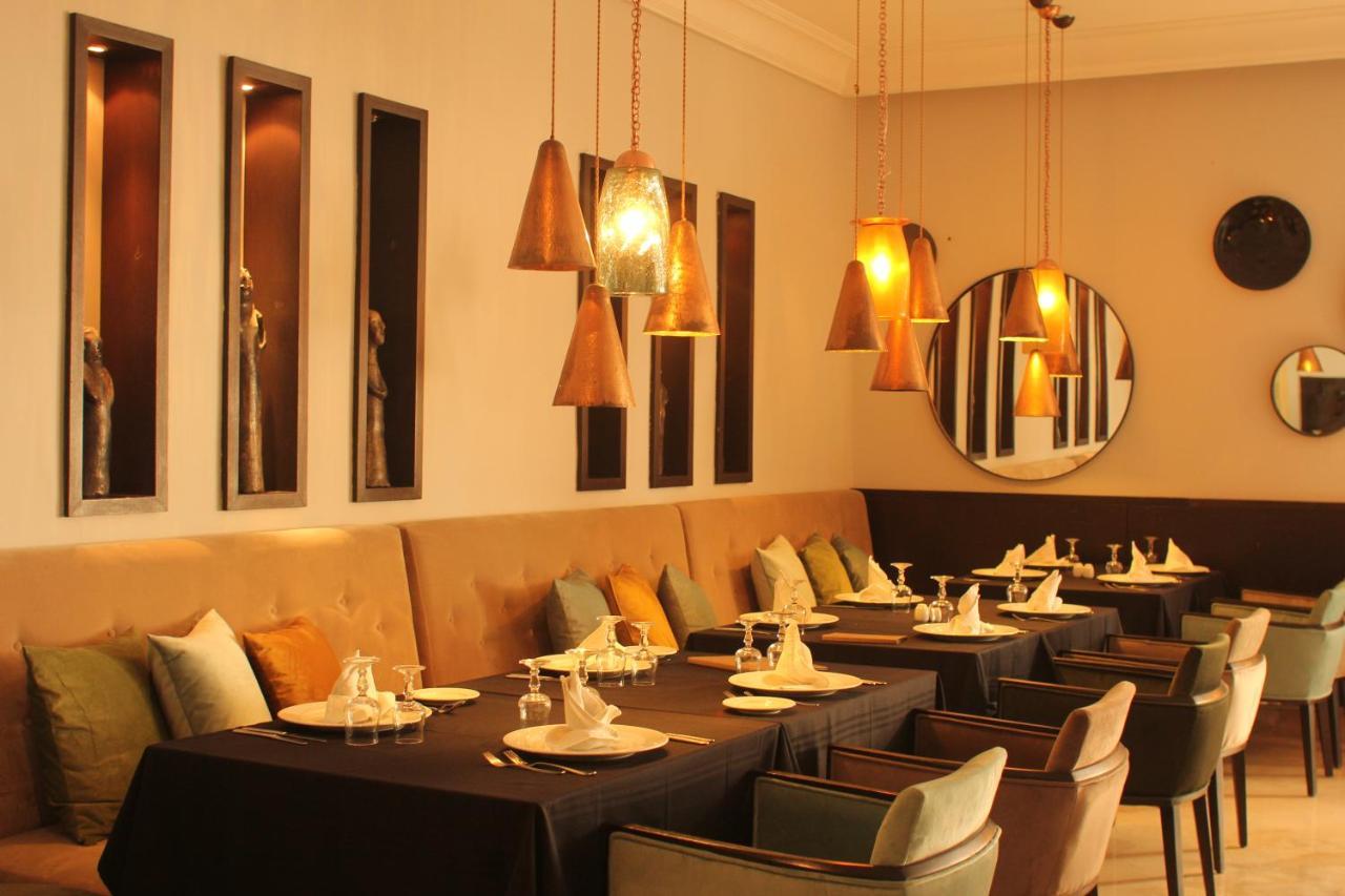 莫纳斯提尔塔拉萨皇家酒店 外观 照片 The interior of the restaurant